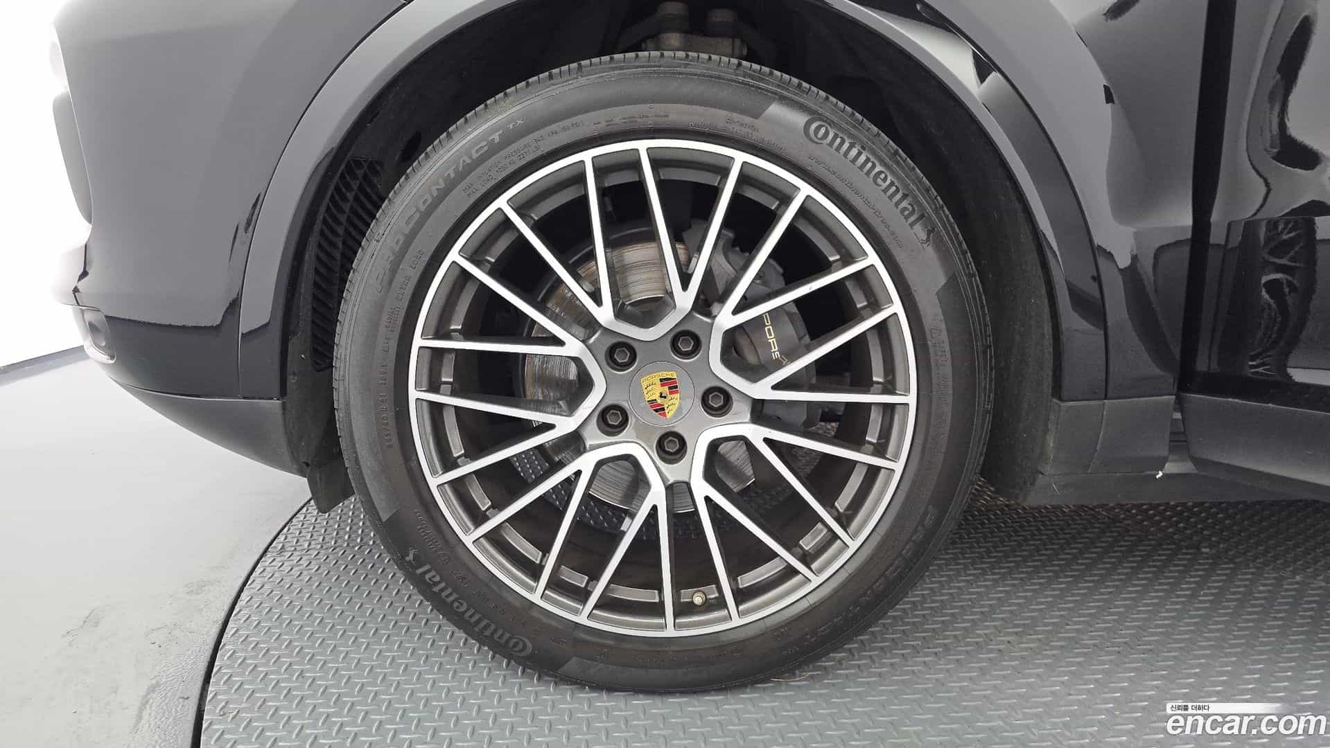 Cayenne Porsche 2022.10-OUTER-005