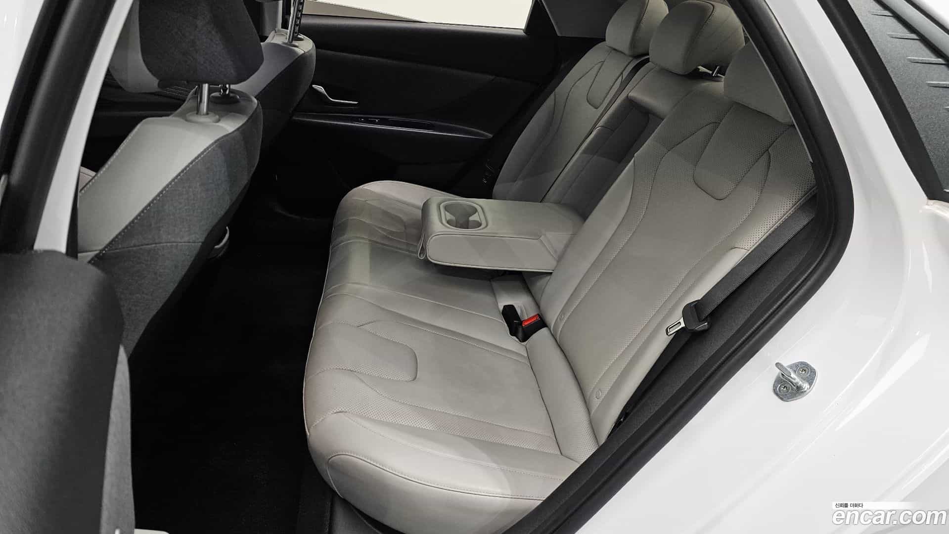 AVANTE Hyundai 2021.9-OPTION-015