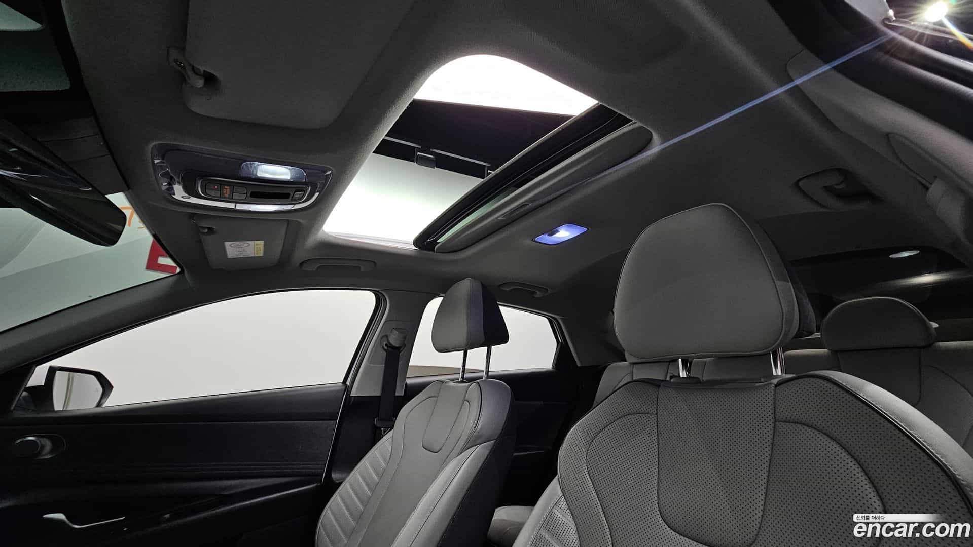 AVANTE Hyundai 2021.9-OPTION-019
