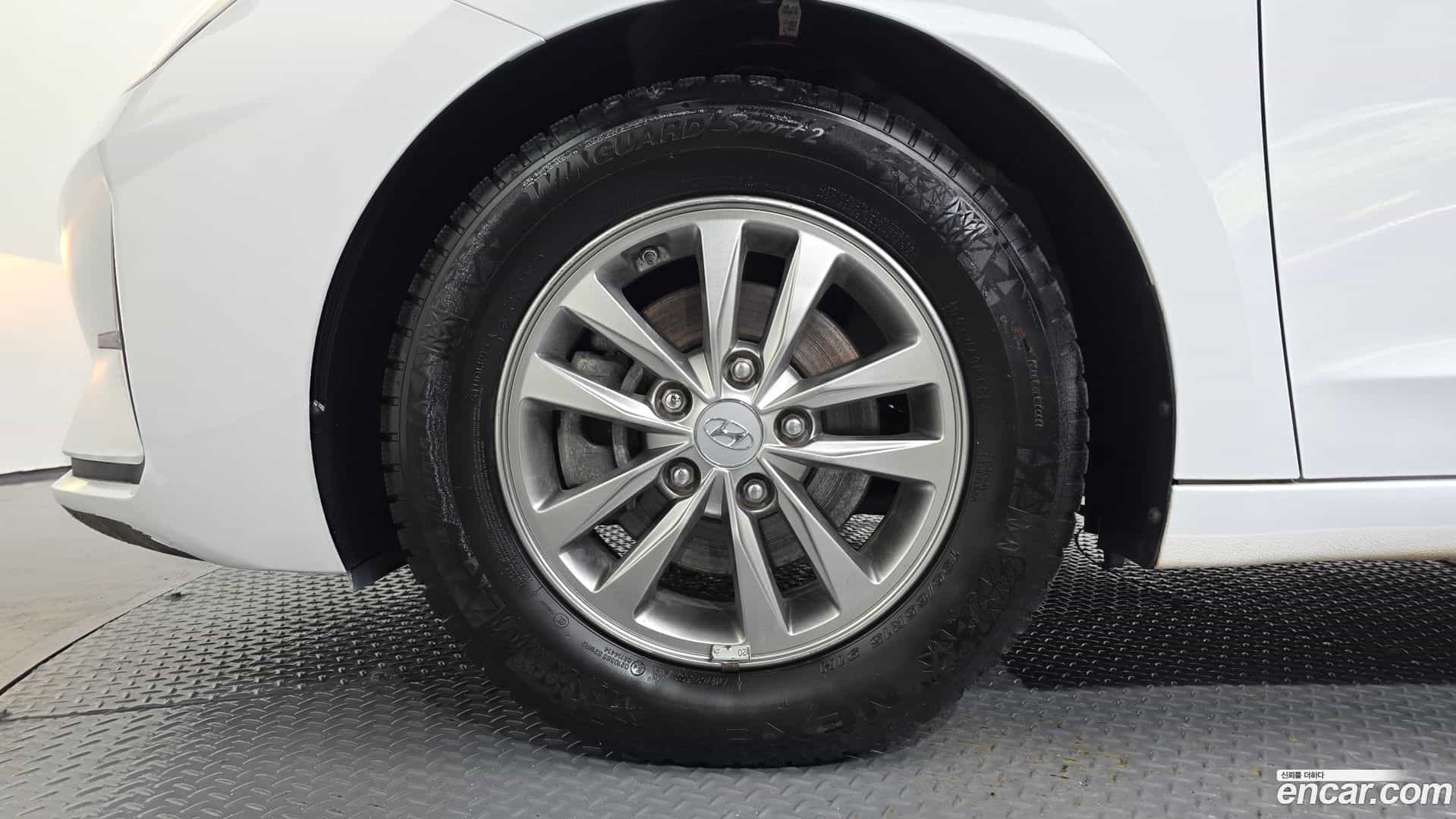 AVANTE Hyundai 2018.11-OUTER-005