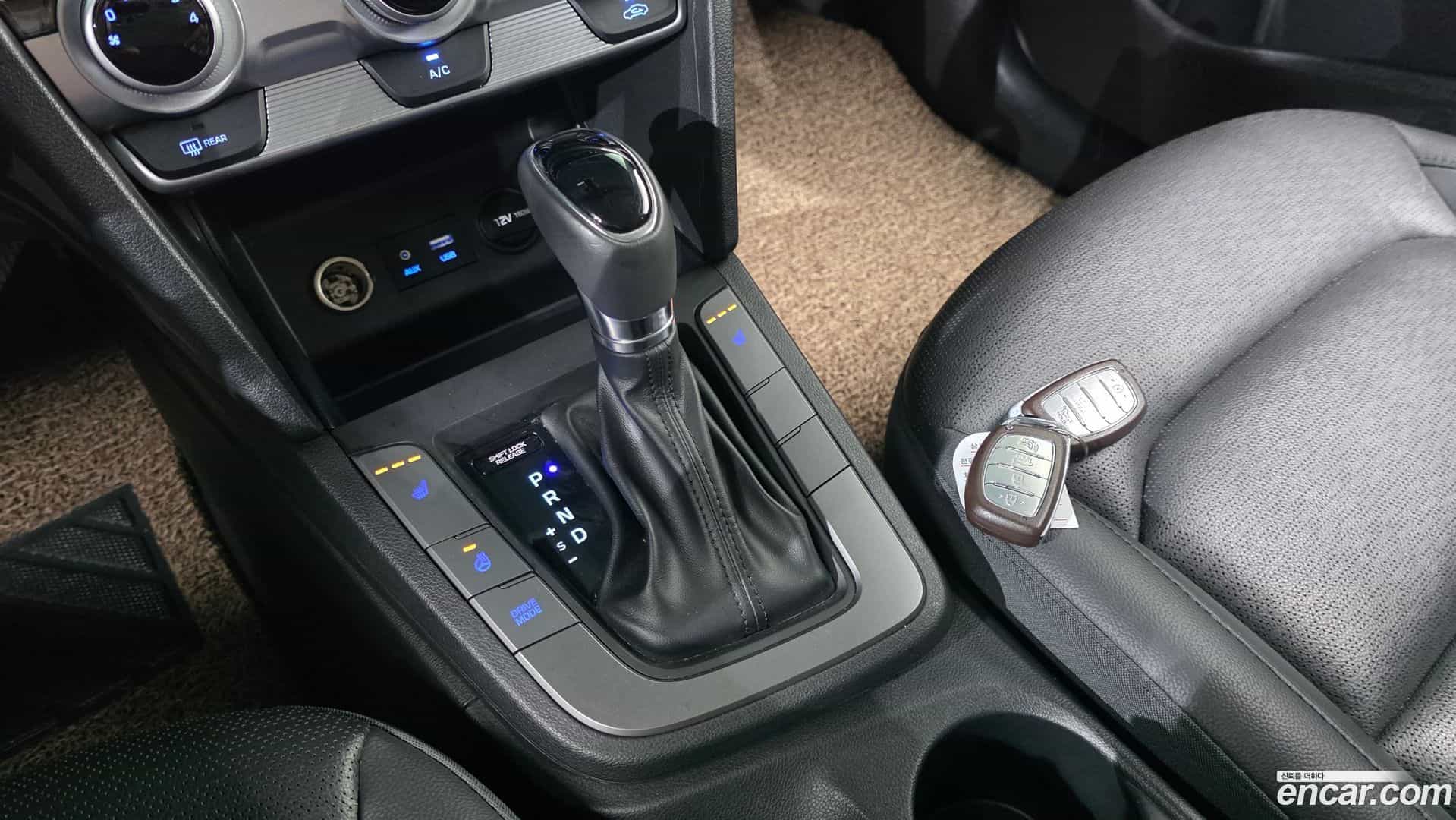 AVANTE Hyundai 2018.11-INNER-009