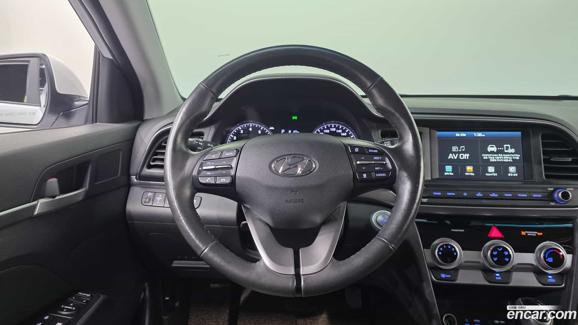 AVANTE Hyundai 2018.11-OPTION-019