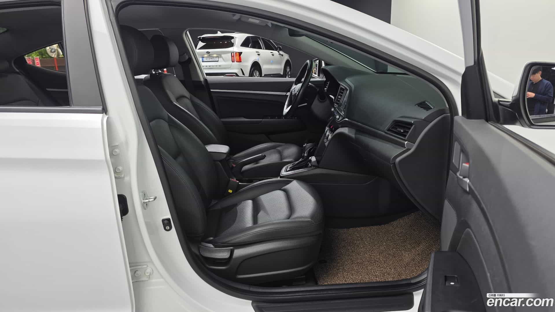 AVANTE Hyundai 2018.11-INNER-036