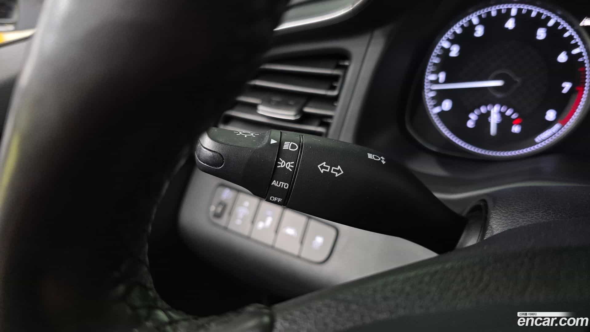 AVANTE Hyundai 2018.11-OPTION-041