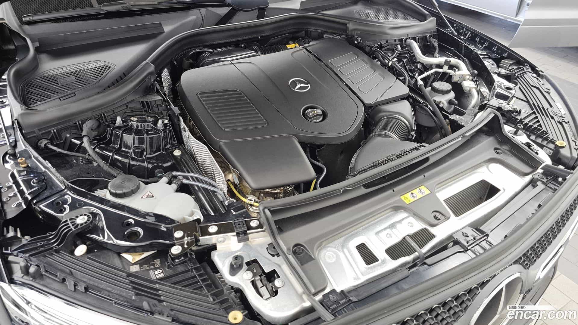 GLC-Class Mercedes-Benz 2024.5-OUTER-006