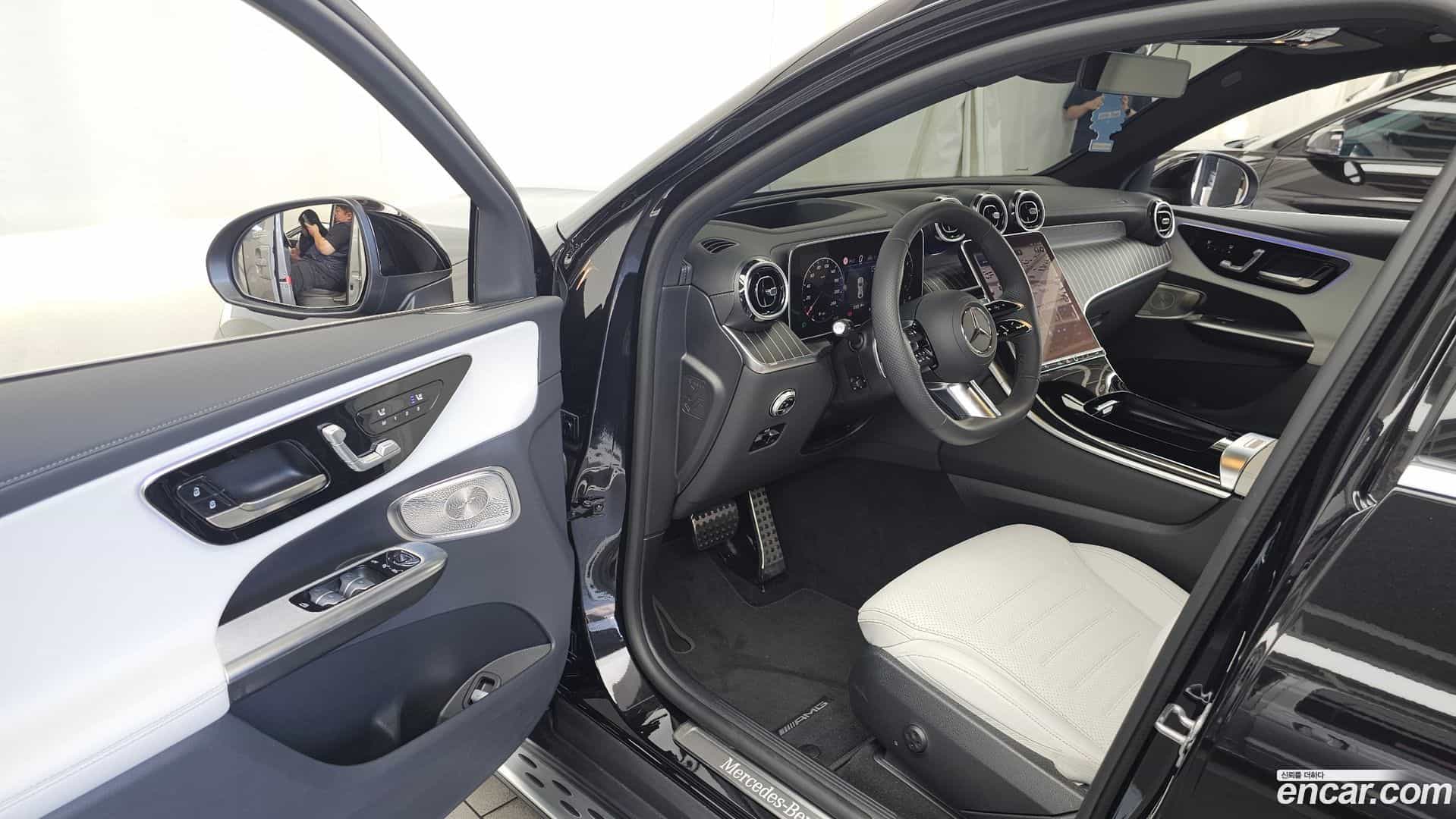 GLC-Class Mercedes-Benz 2024.5-INNER-010