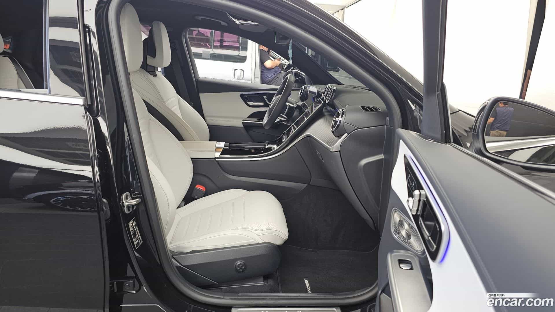 GLC-Class Mercedes-Benz 2024.5-OPTION-015