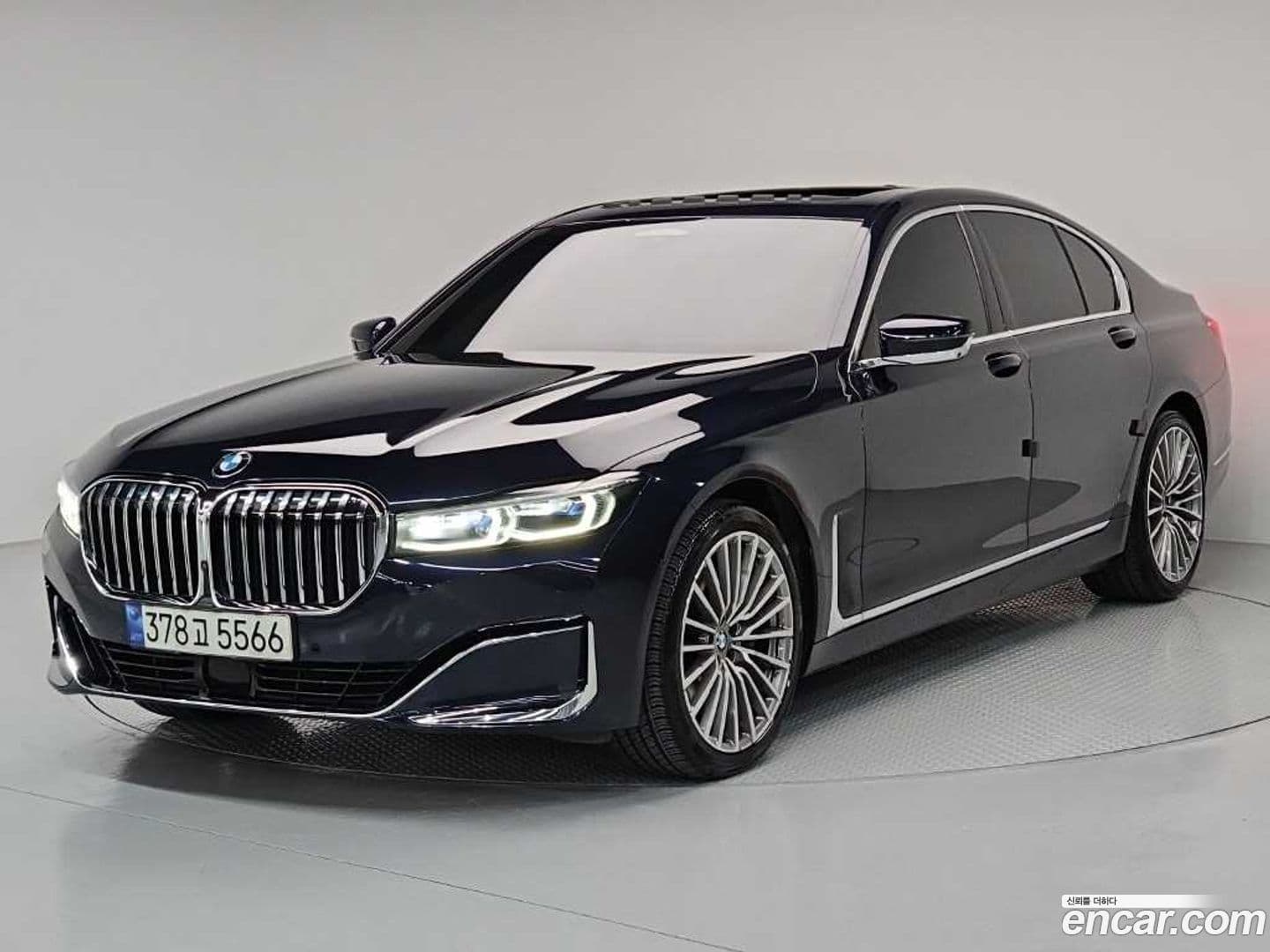 Main__Slider__Photo:7-Series BMW 2020.4-0