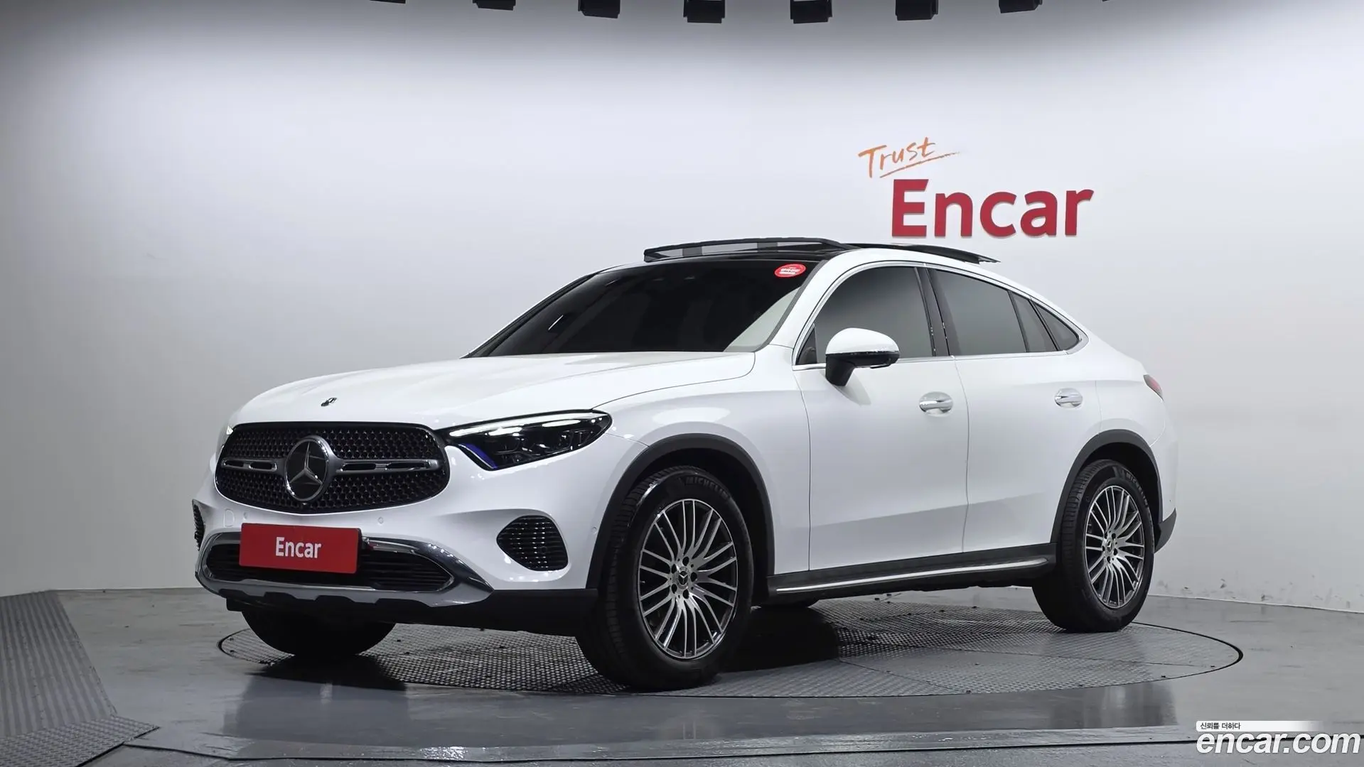 Main__Slider__Photo:GLC-Class Mercedes-Benz 2025.0-0
