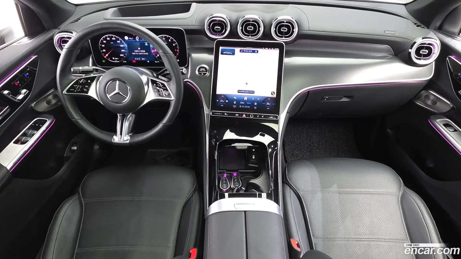 GLC-Class Mercedes-Benz 2025.0-INNER-007