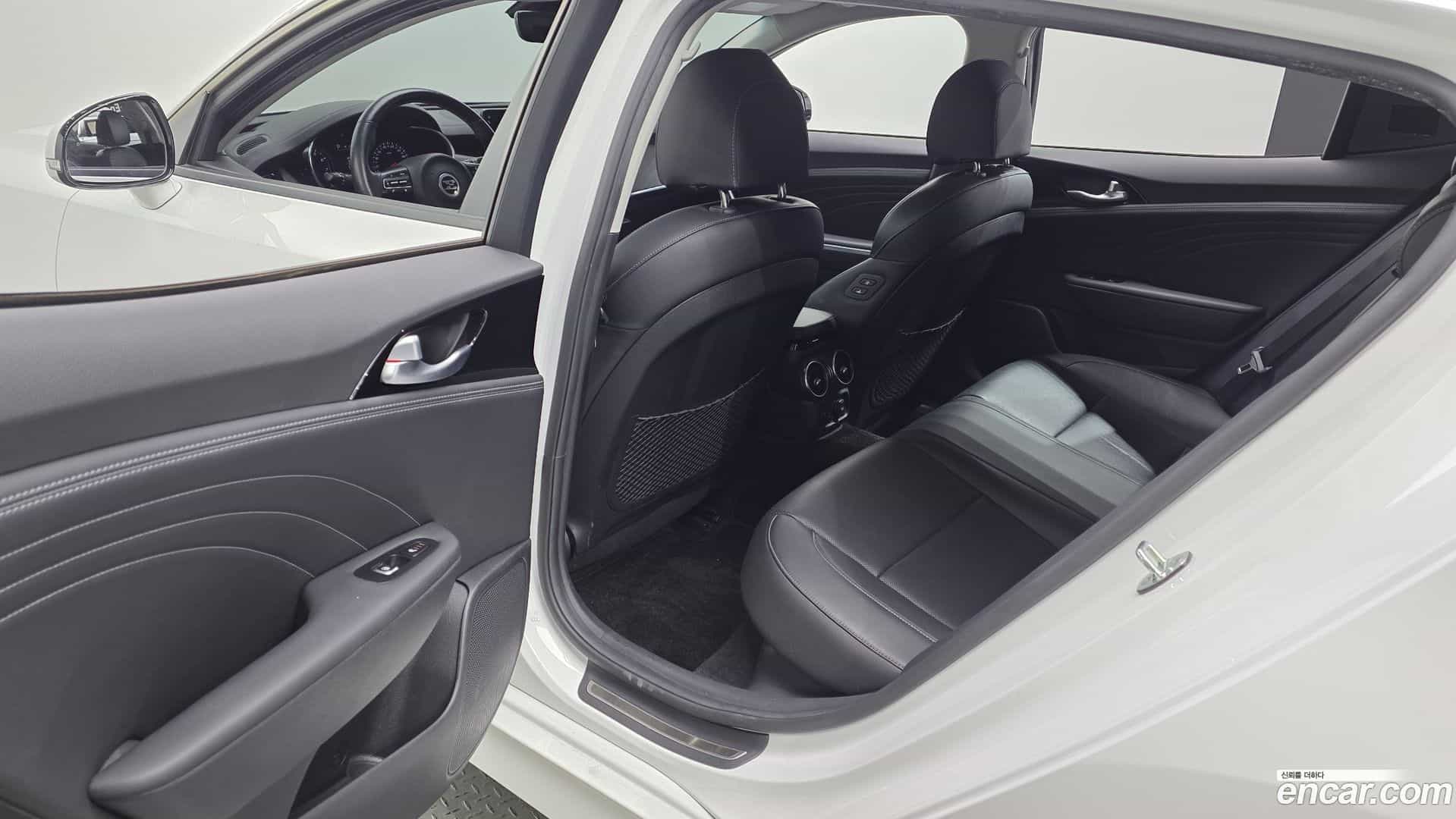 Stinger Kia 2021.0-OPTION-016