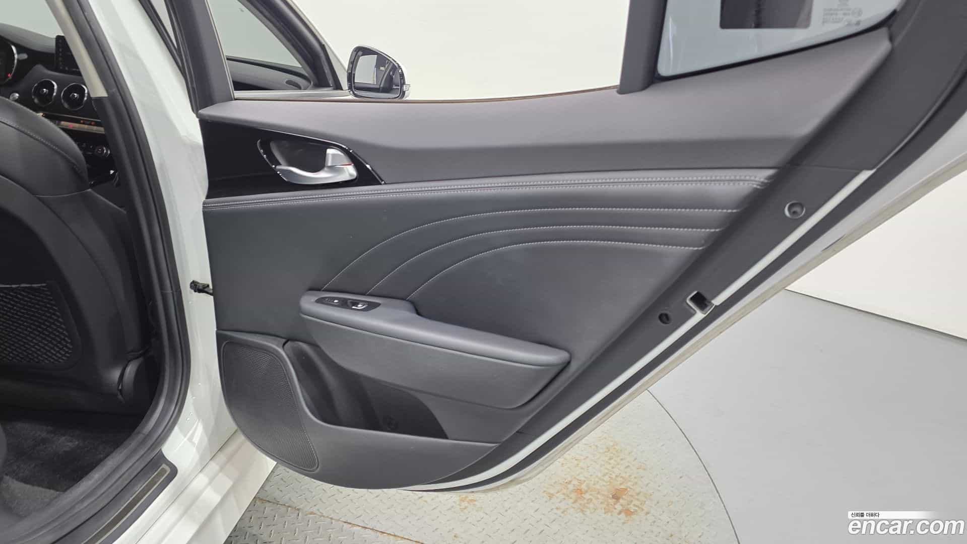 Stinger Kia 2021.0-INNER-035