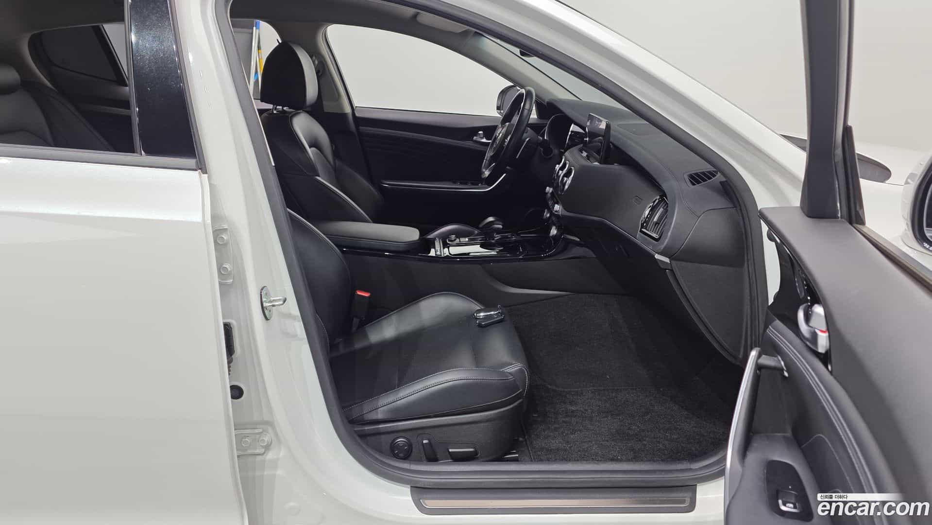 Stinger Kia 2021.0-INNER-036