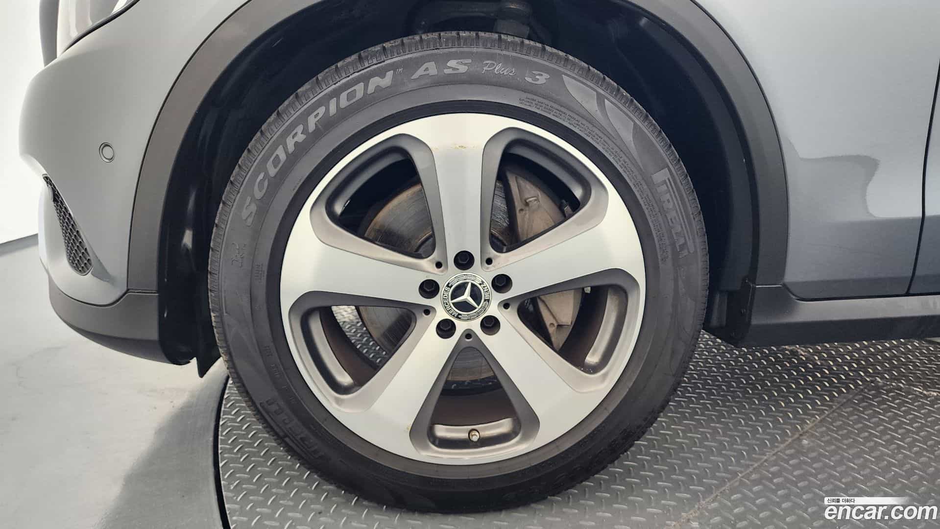 GLC-Class Mercedes-Benz 2019.8-OUTER-005