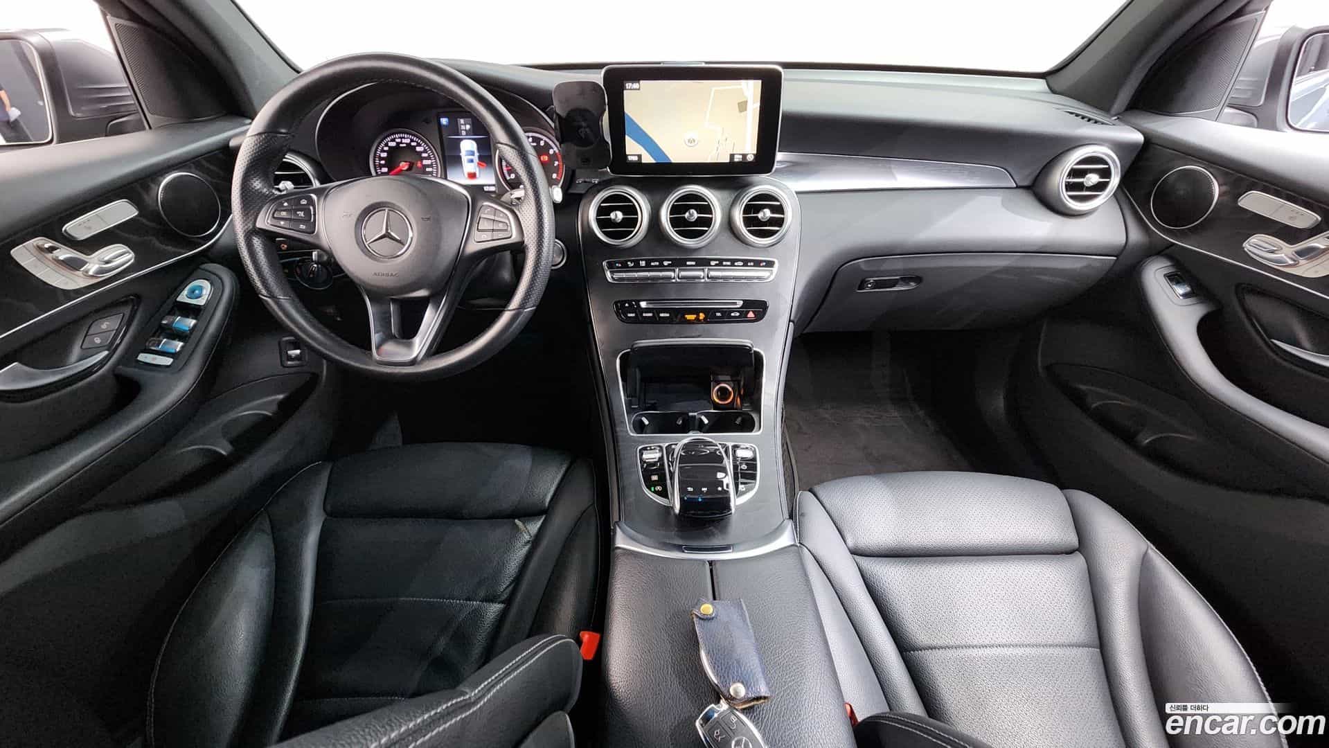 GLC-Class Mercedes-Benz 2019.8-INNER-007