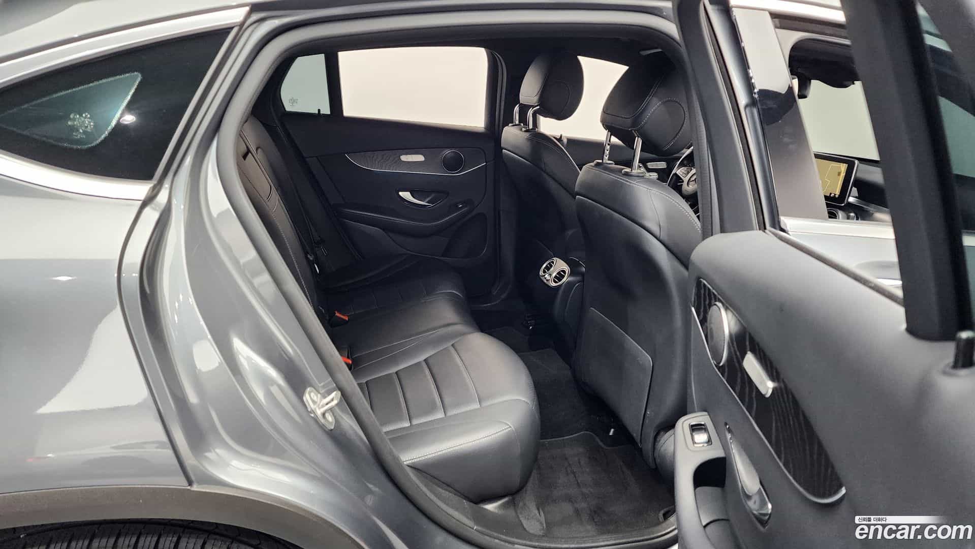 GLC-Class Mercedes-Benz 2019.8-OPTION-015