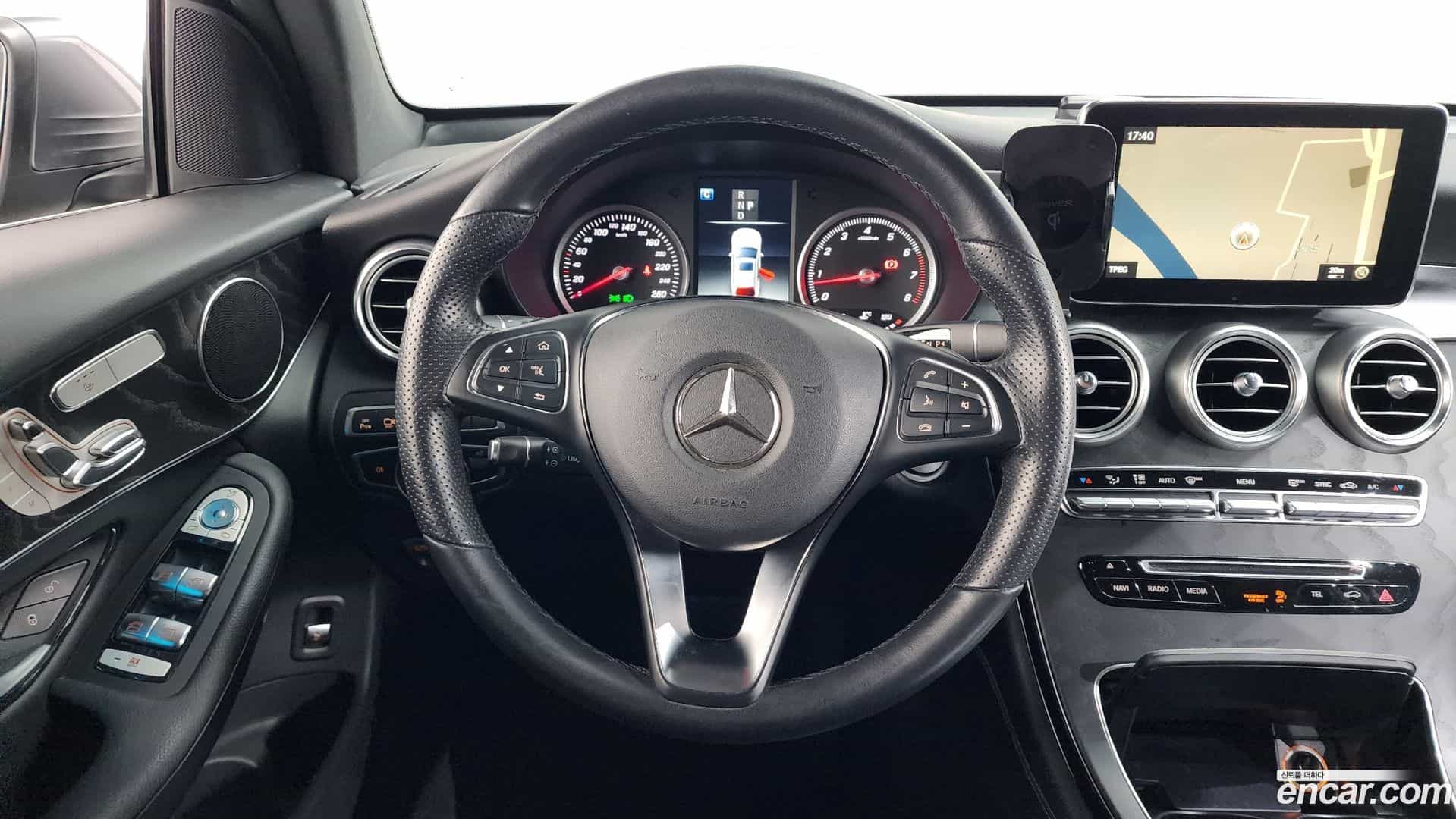GLC-Class Mercedes-Benz 2019.8-OPTION-017