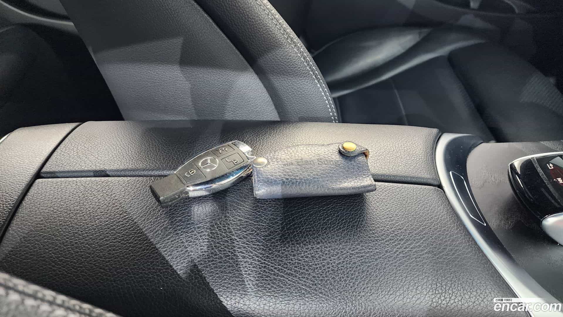 GLC-Class Mercedes-Benz 2019.8-OPTION-019