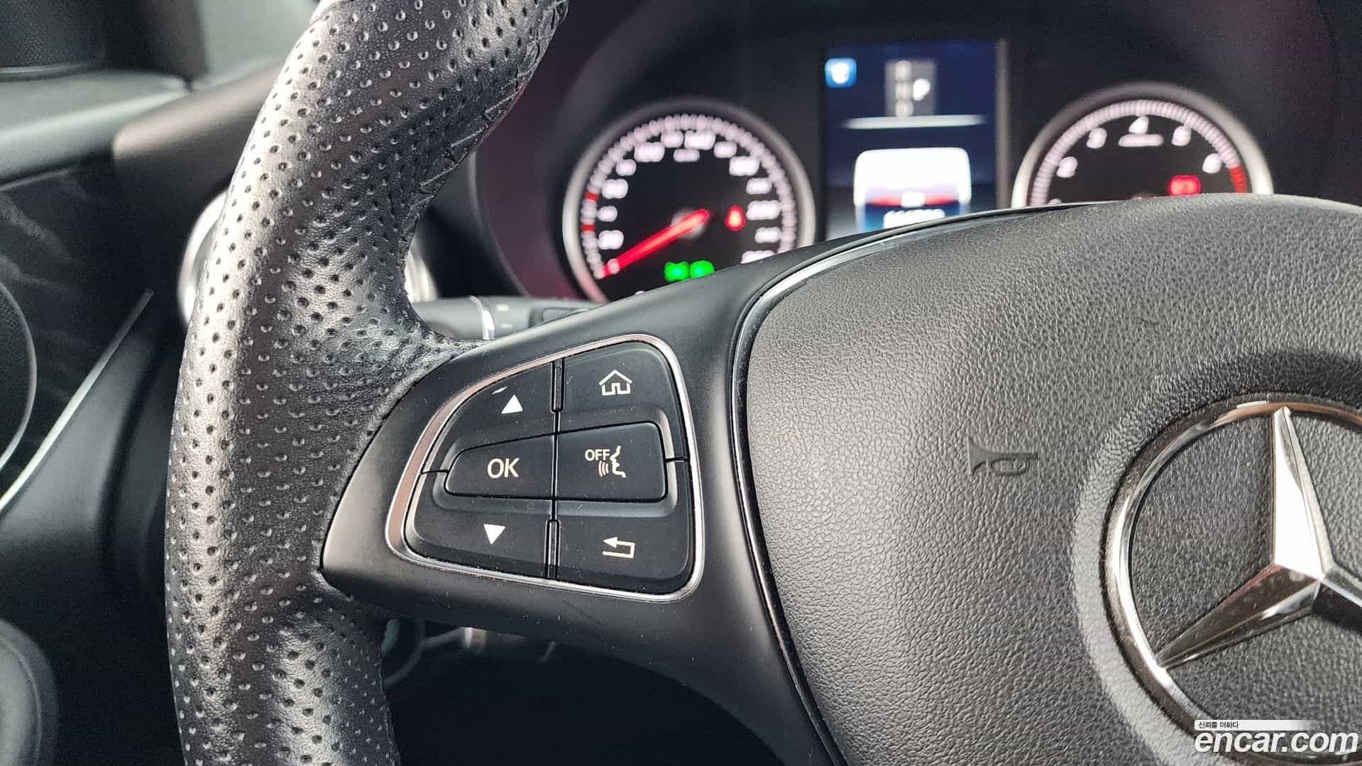 GLC-Class Mercedes-Benz 2019.8-OPTION-021