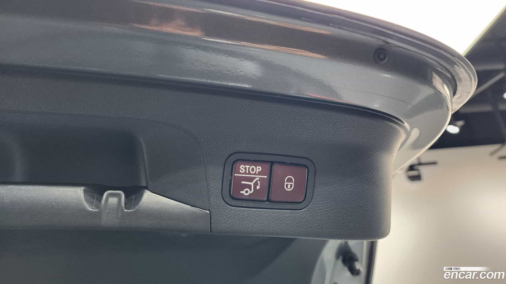 GLC-Class Mercedes-Benz 2019.8-OPTION-022