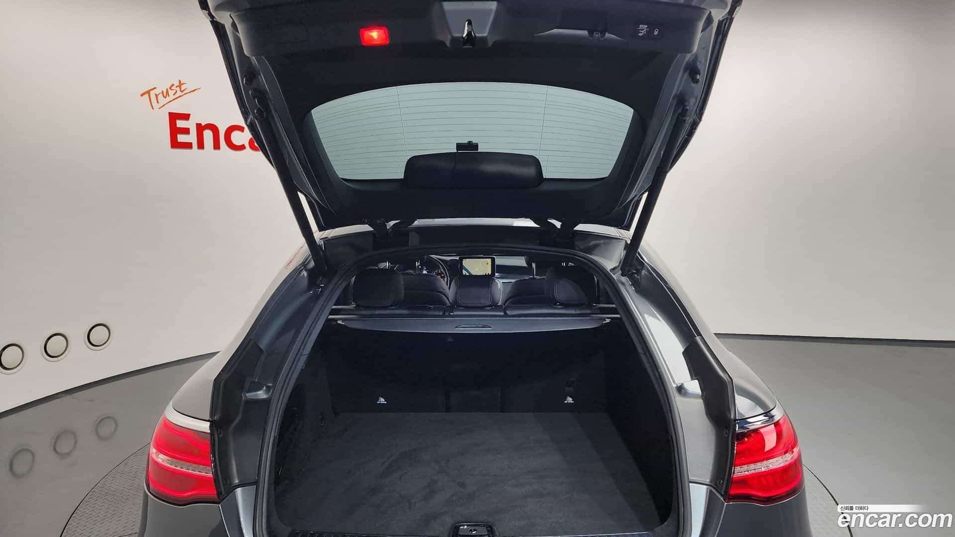 GLC-Class Mercedes-Benz 2019.8-OPTION-023