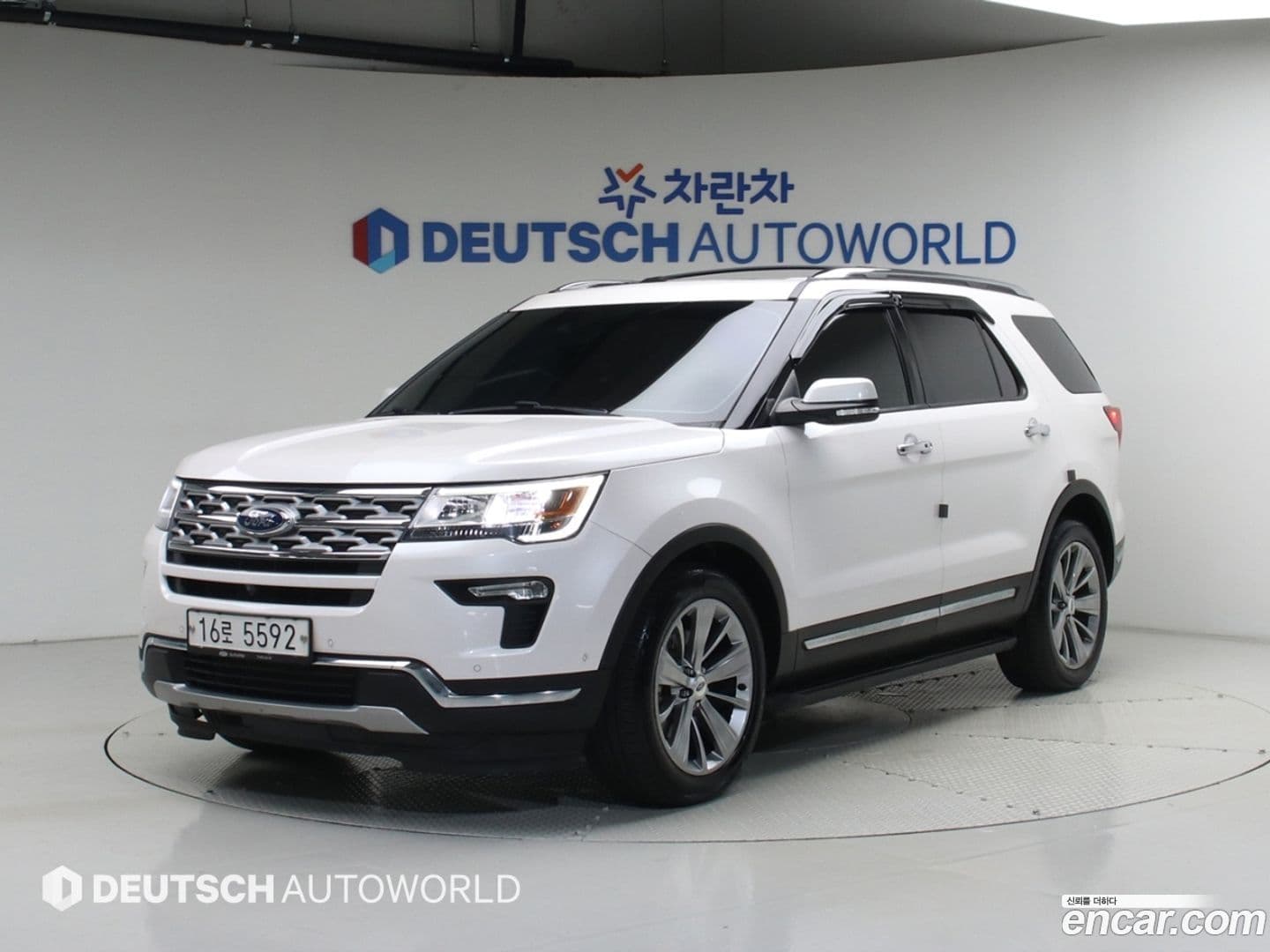 Main__Slider__Photo:Explorer Ford 2018.7-0