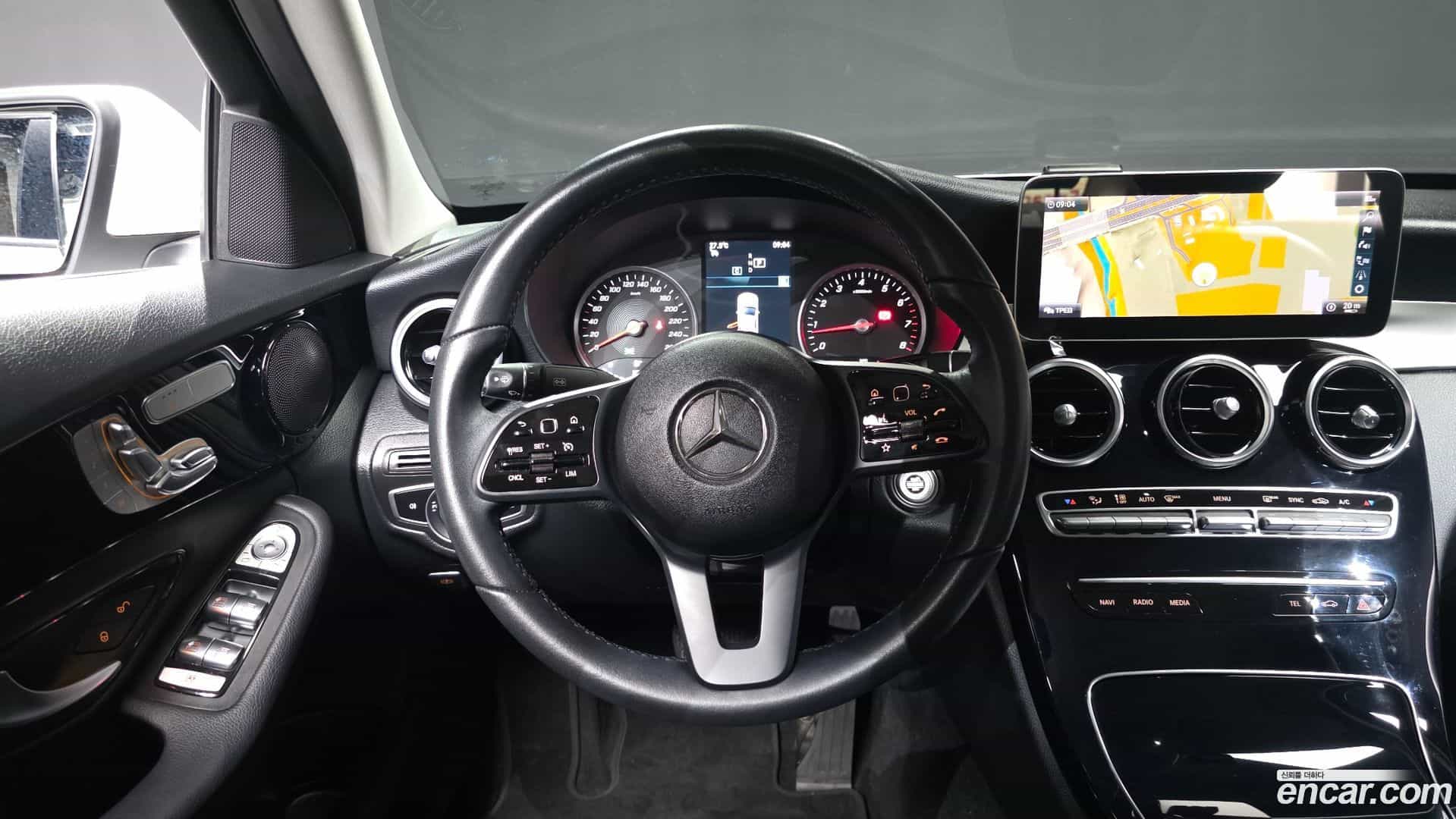 C-Class Mercedes-Benz 2019.10-OPTION-017