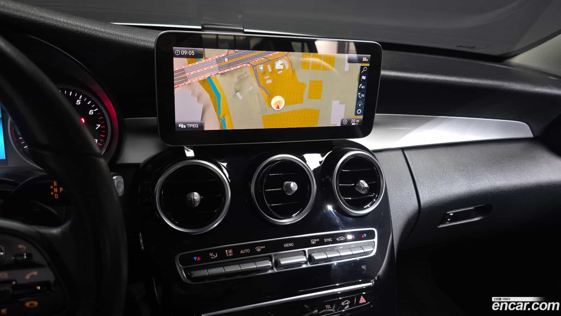 C-Class Mercedes-Benz 2019.10-OPTION-019