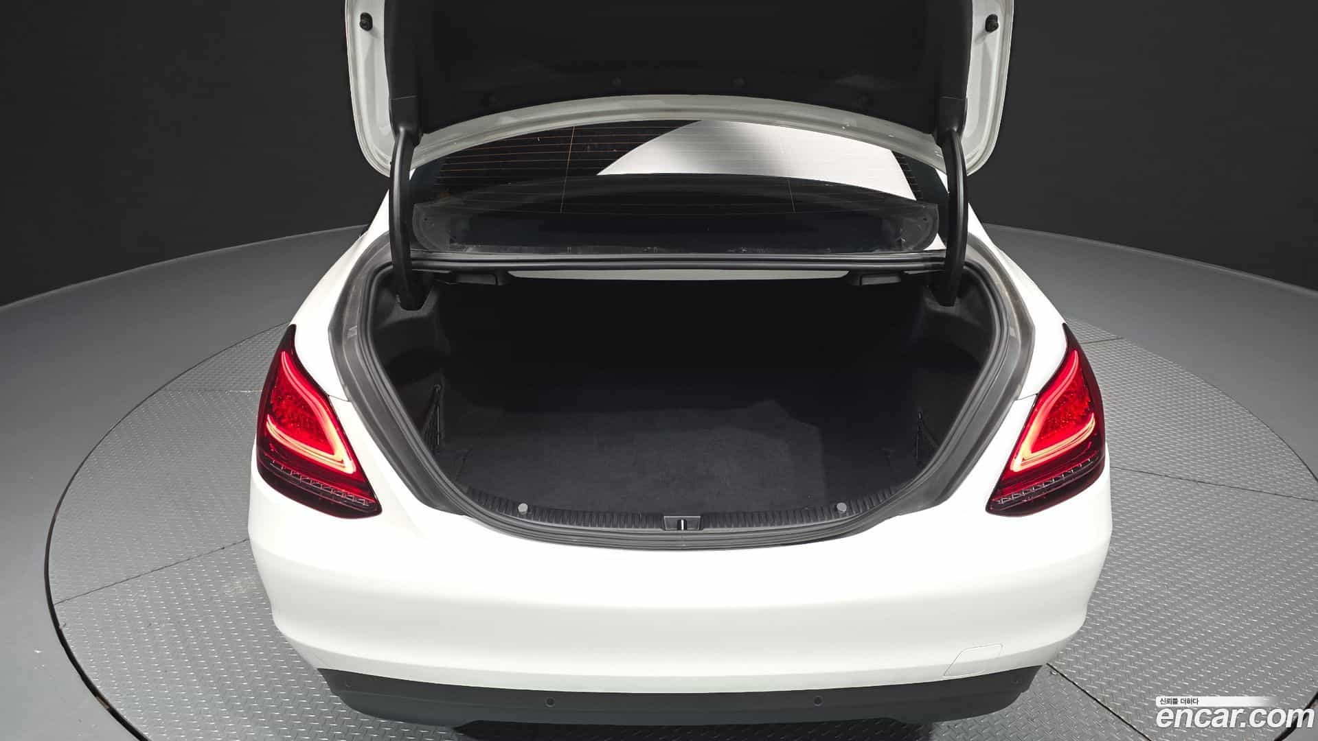 C-Class Mercedes-Benz 2019.10-OPTION-024