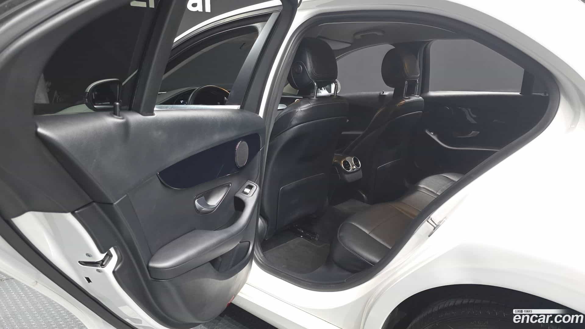 C-Class Mercedes-Benz 2019.10-INNER-036