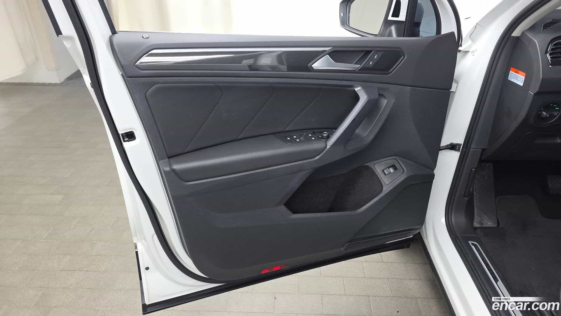 Tiguan Volkswagen 2023.10-INNER-034