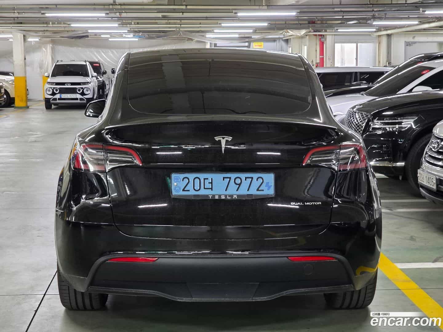 Model Y Tesla 2023.4-OUTER-004