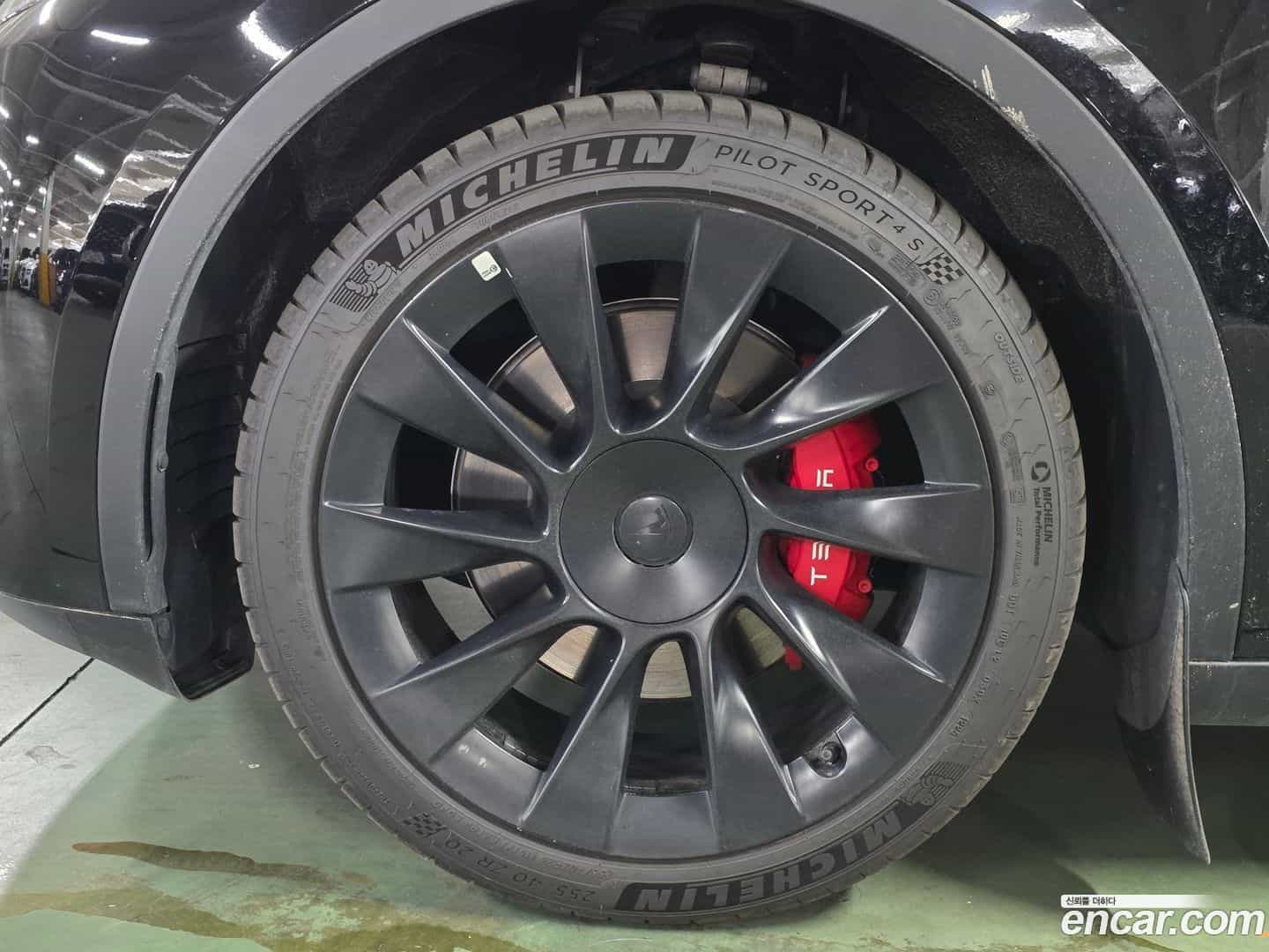 Model Y Tesla 2023.4-OUTER-005