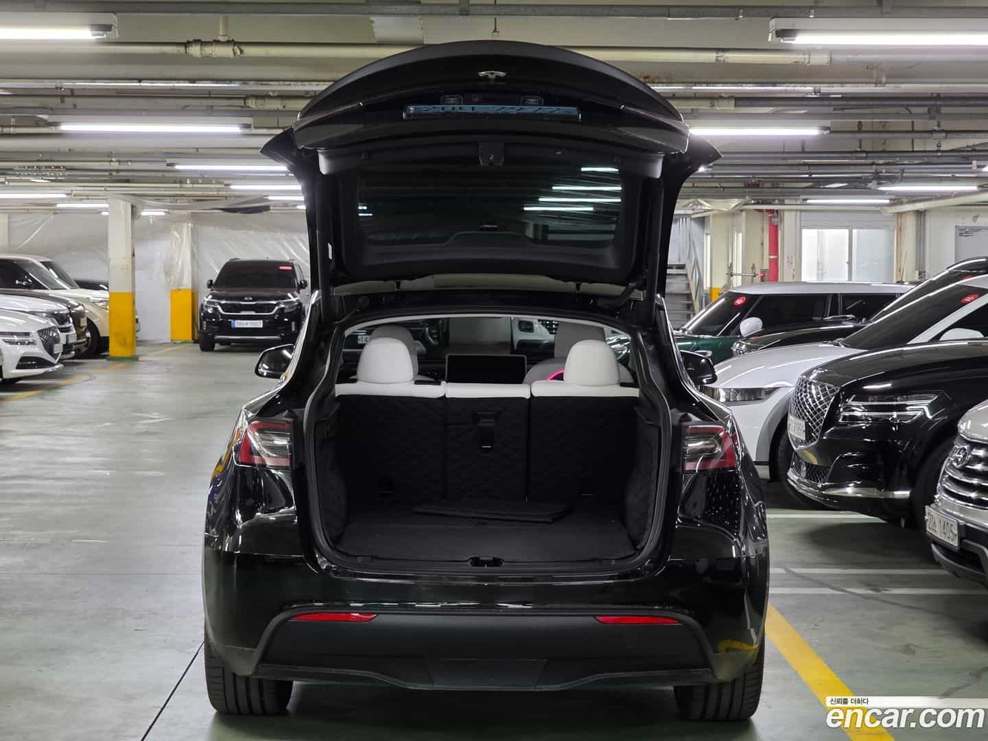 Model Y Tesla 2023.4-OPTION-021
