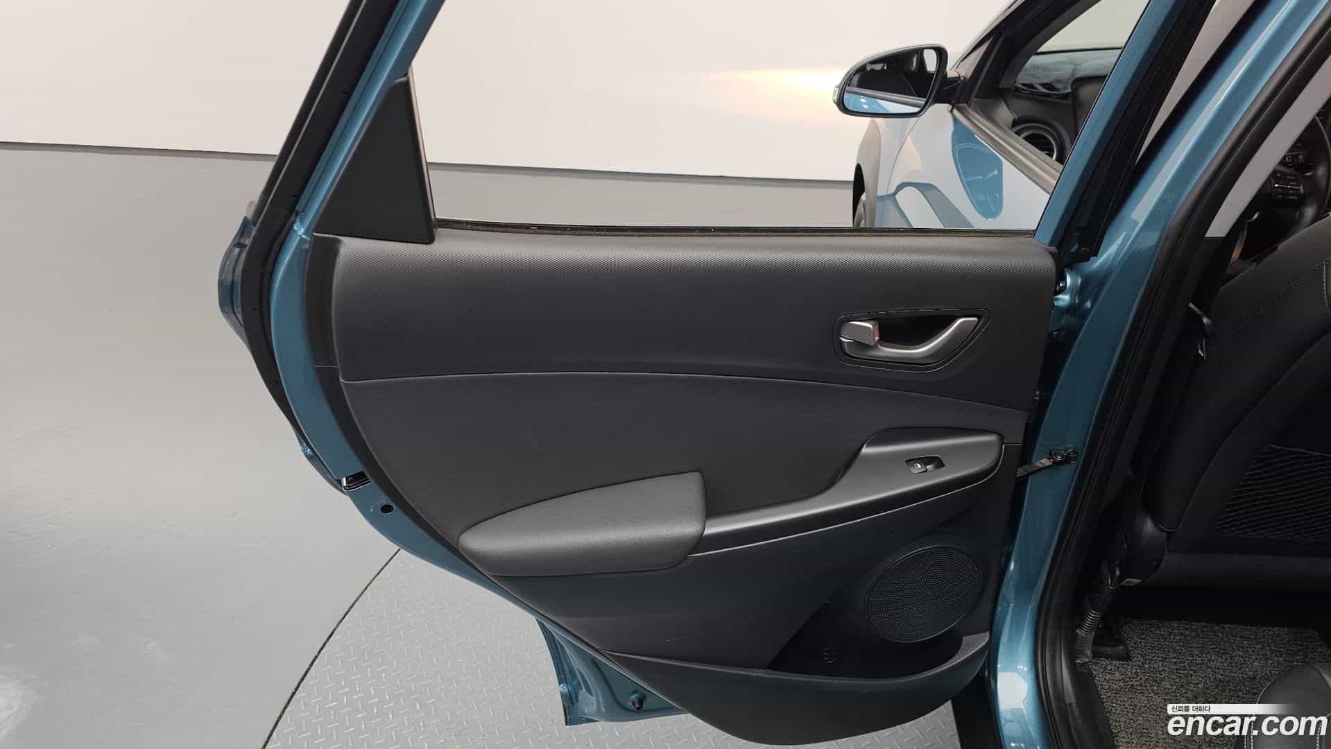 Kona Hyundai 2018.4-INNER-035