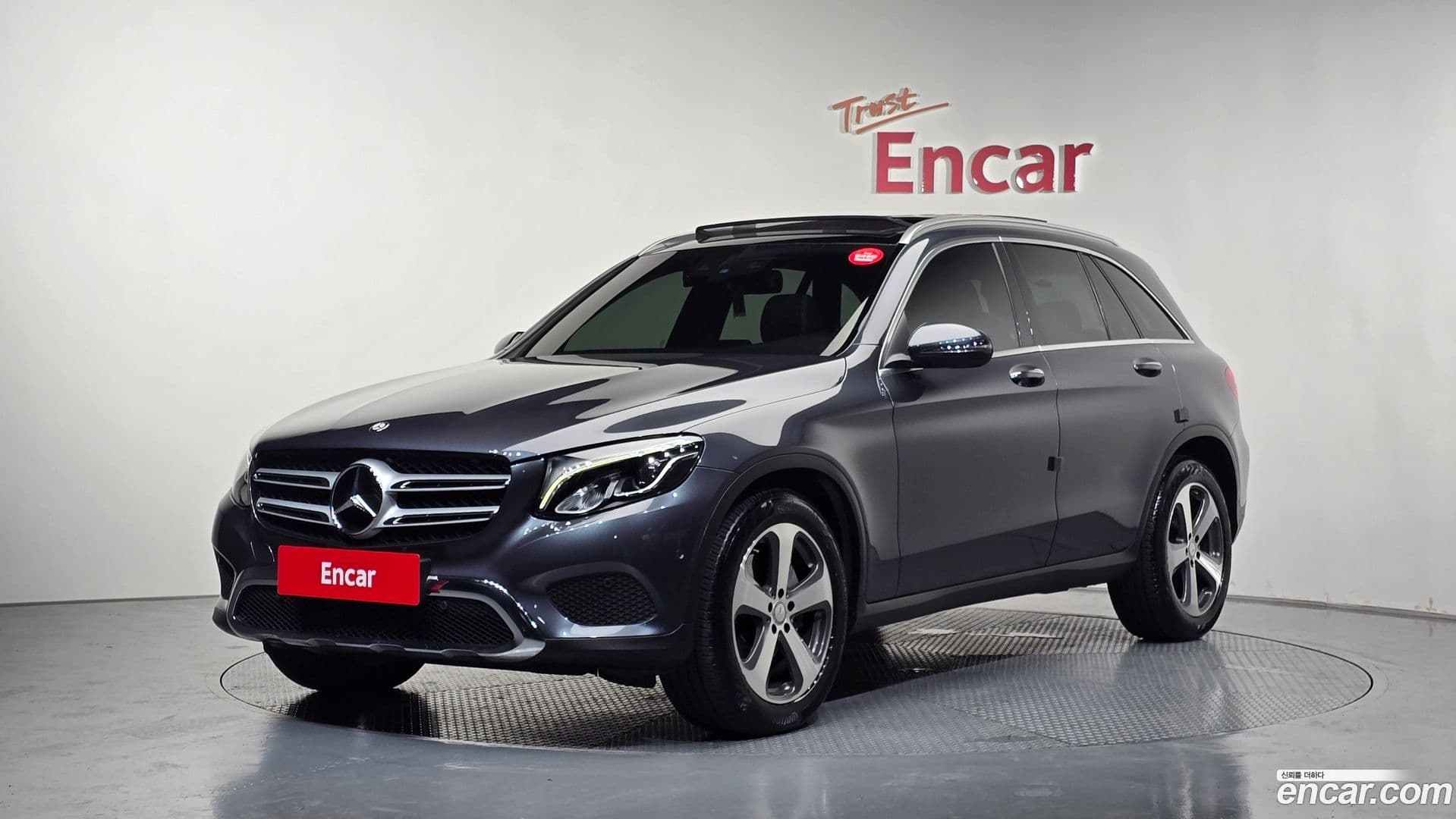 Main__Slider__Photo:GLC-Class Mercedes-Benz 2016.6-0