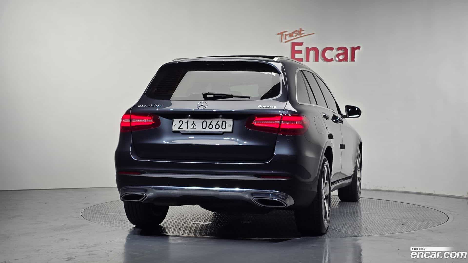 GLC-Class Mercedes-Benz 2016.6-OUTER-004
