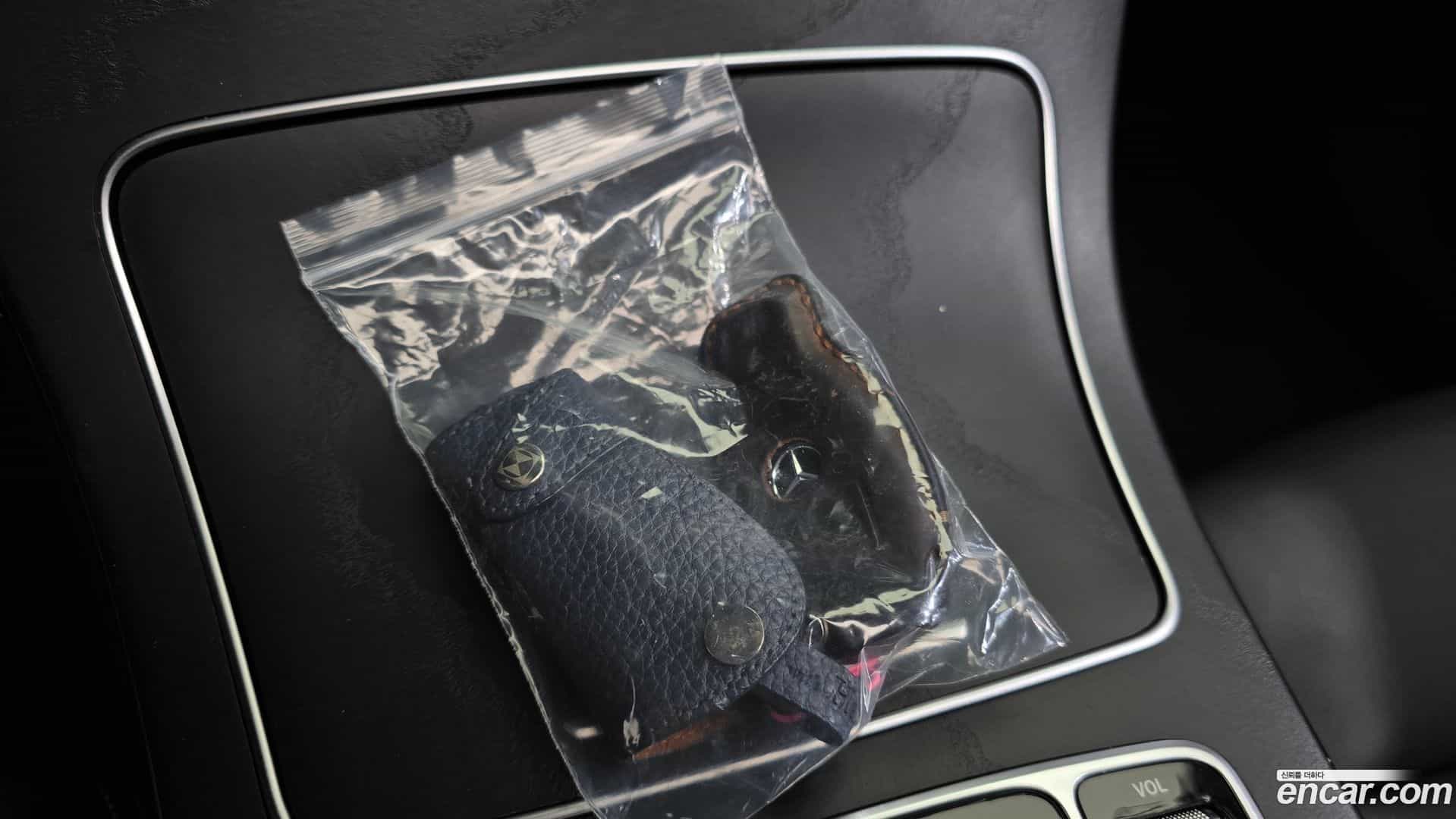 GLC-Class Mercedes-Benz 2016.6-OPTION-020