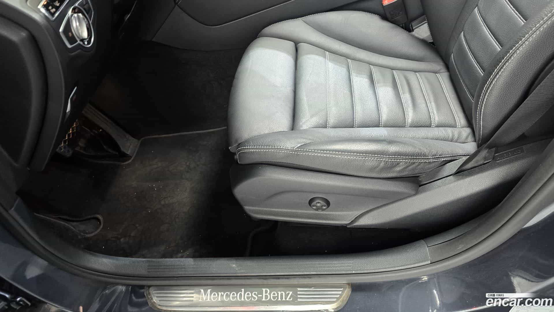 GLC-Class Mercedes-Benz 2016.6-OPTION-024
