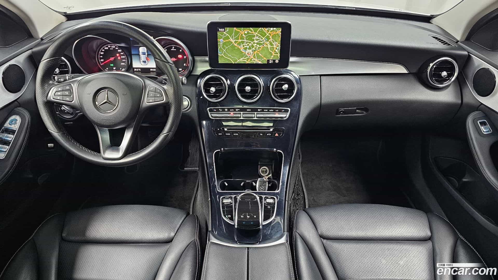 C-Class Mercedes-Benz 2018.0-INNER-007