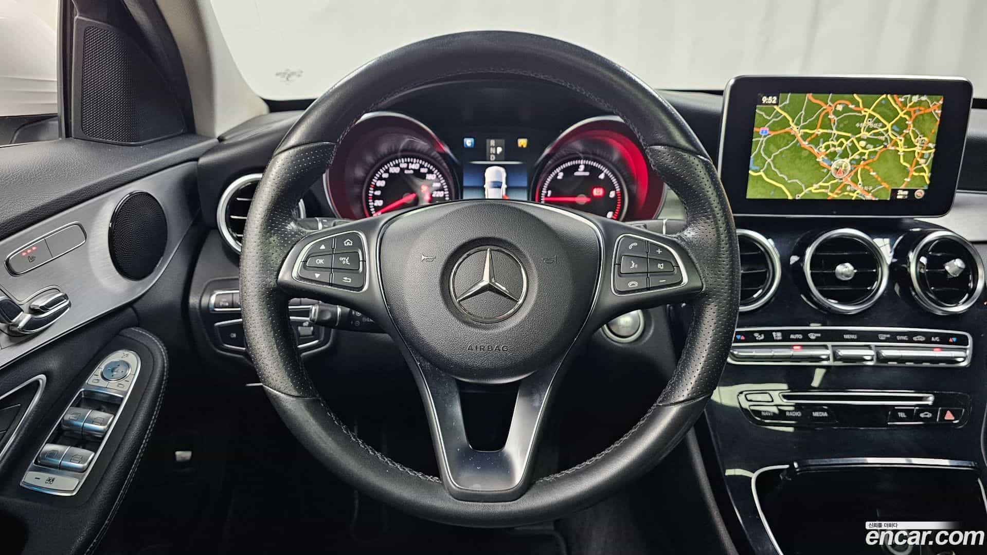 C-Class Mercedes-Benz 2018.0-OPTION-017