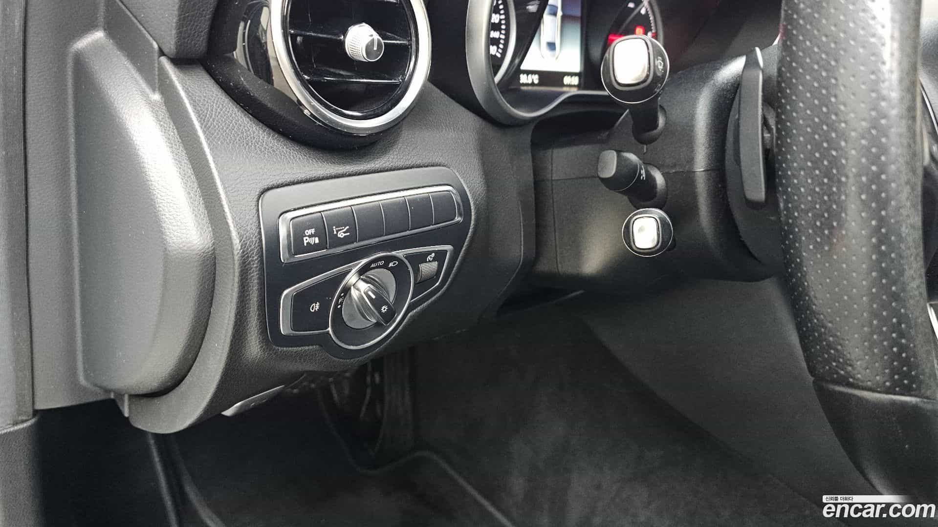 C-Class Mercedes-Benz 2018.0-OPTION-024