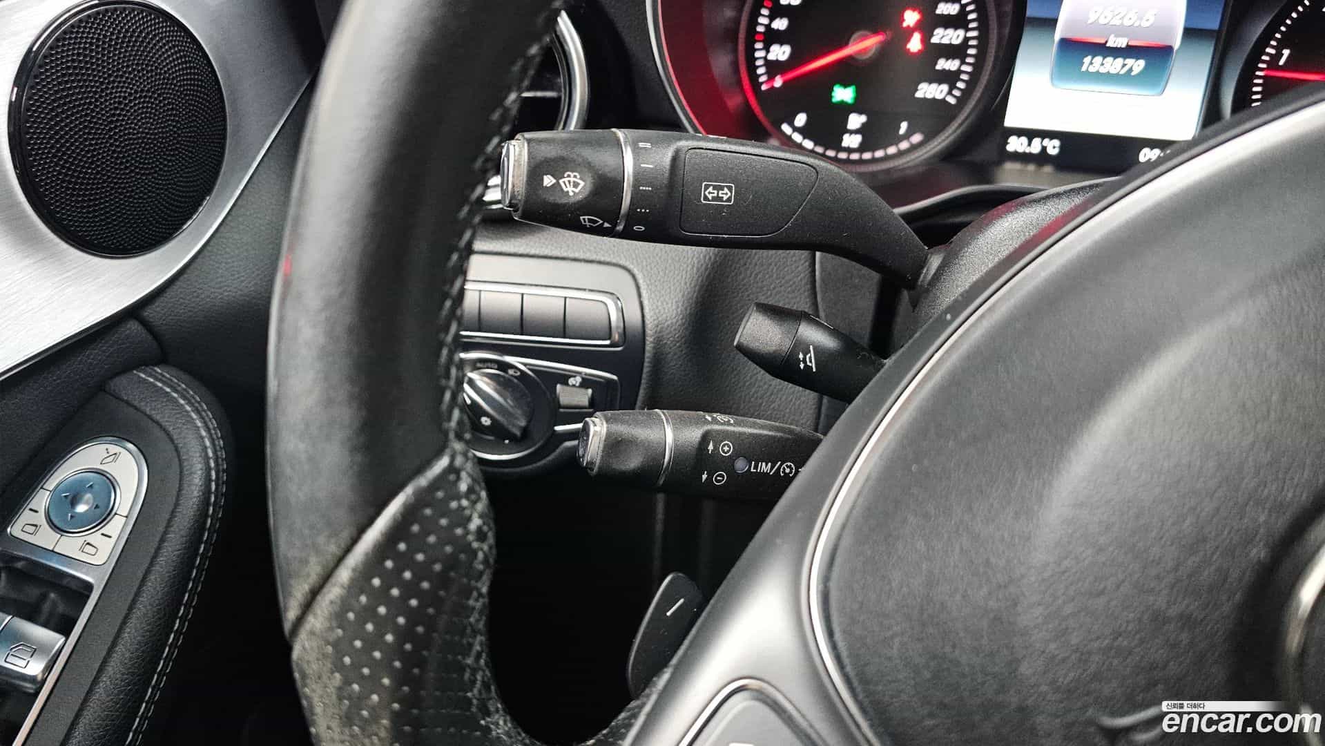 C-Class Mercedes-Benz 2018.0-OPTION-040