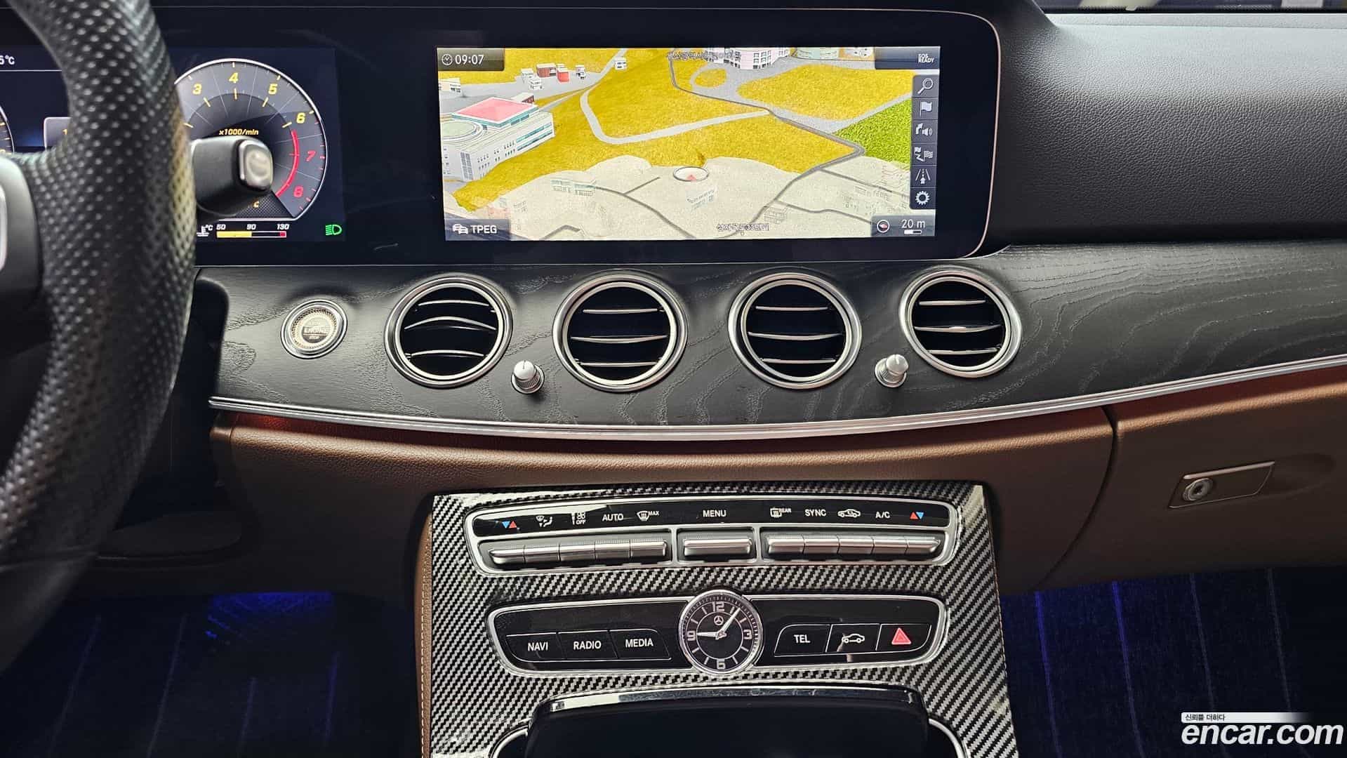 E-Class Mercedes-Benz 2018.2-OPTION-018