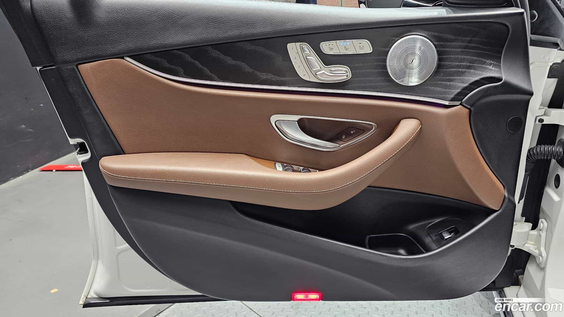 E-Class Mercedes-Benz 2018.2-INNER-034