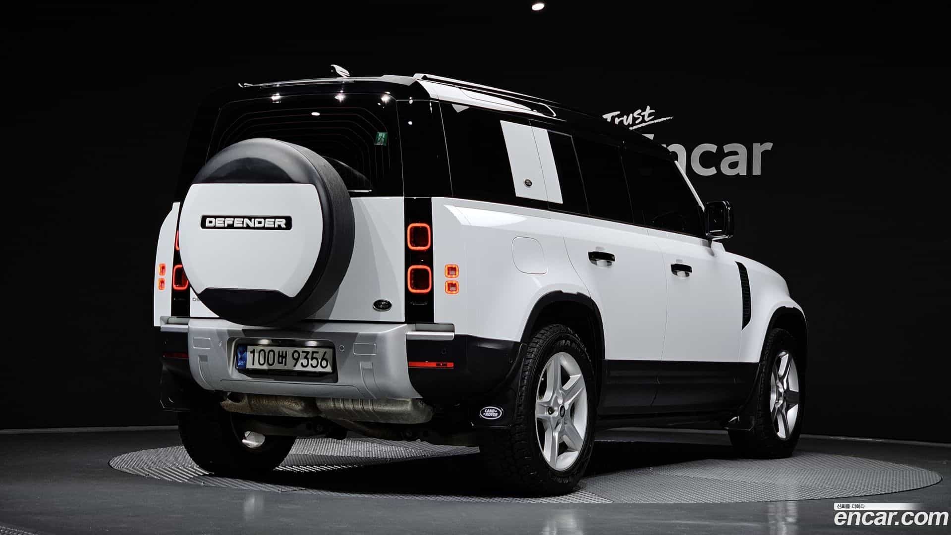 Defender Land Rover 2020.11-OUTER-002