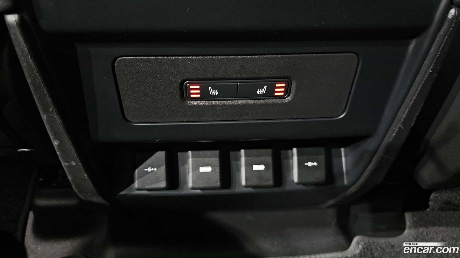 Defender Land Rover 2020.11-OPTION-021