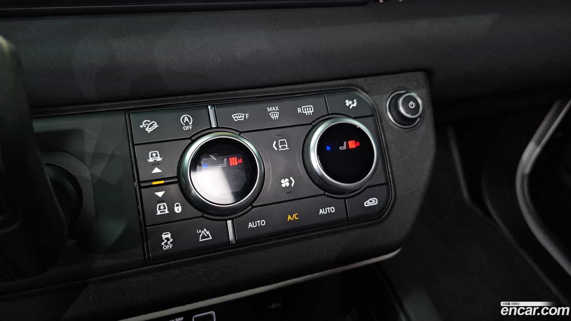 Defender Land Rover 2020.11-OPTION-040