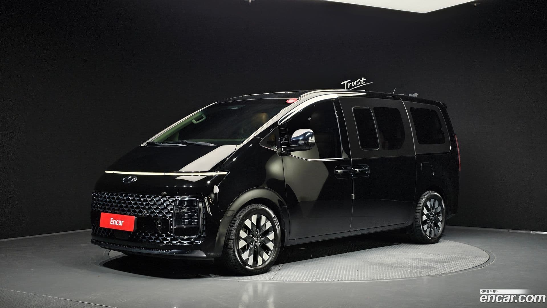 Main__Slider__Photo:Staria Hyundai 2021.4-0