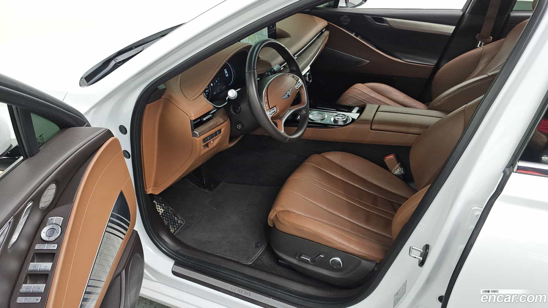G80 Genesis 2022.0-INNER-010